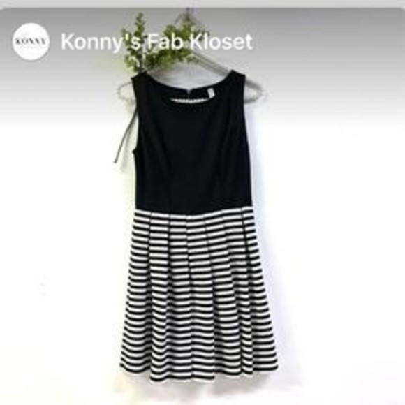 Xhilaration Woman Black White Striped Poly Spandex Sleeveless Dress size XS/S - Picture 1 of 6